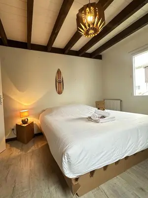 Un ou plusieurs lits dans un hébergement de l'établissement Maison Qualit'Home 8p - Jardin - Angoulême 5min