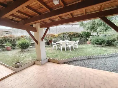 Jardin de l'établissement Le Gite de l'Alambic