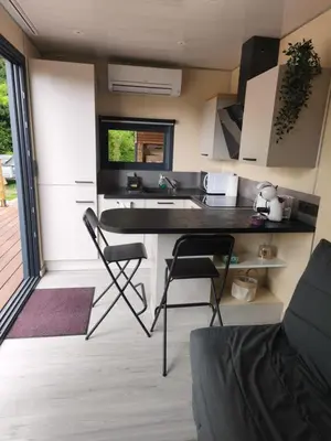 Cuisine ou kitchenette dans l'établissement Insolite - Conteneur amenagé