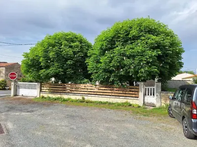 Jardin de l'établissement Charmant T2 Aux 2 Marronniers