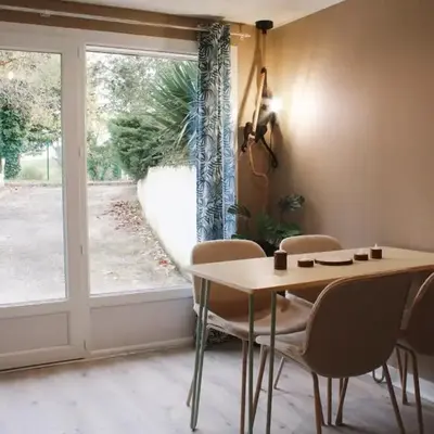 Appartement Jungle Cosy - Bureau & Fibre - 10min du Futuroscope