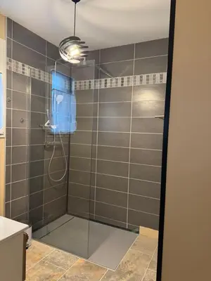Salle de bains dans l'établissement Petit studio attenant à la maison