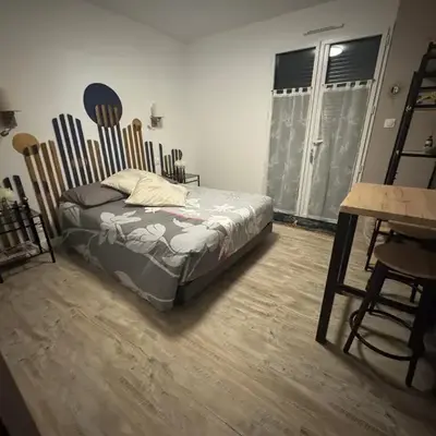 Petit studio attenant à la maison
