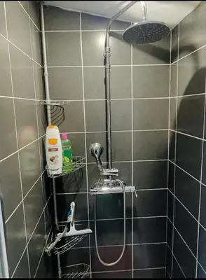 Salle de bains dans l'établissement Charmante petite maison avec jardin et parking-Niort Centre