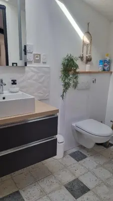 Salle de bains dans l'établissement STUDIO tout équipé au calme