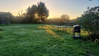 Jardin de l'établissement STUDIO tout équipé au calme