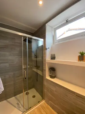 Salle de bains dans l'établissement Appartement calme à Saint Maixent l'Ecole
