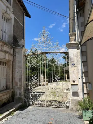Plan de l'établissement Demeure 13 personnes au Centre ville de Ruffec
