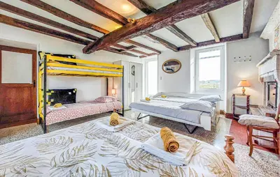 Un ou plusieurs lits dans un hébergement de l'établissement Cozy Home In Touvre With Wifi