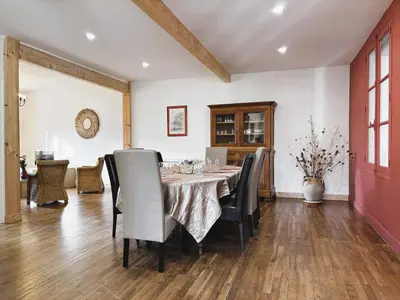 Coin salon dans l'établissement Grand Gîte Vivonne 8 personnes, Terrasse, Confort, babyfoot