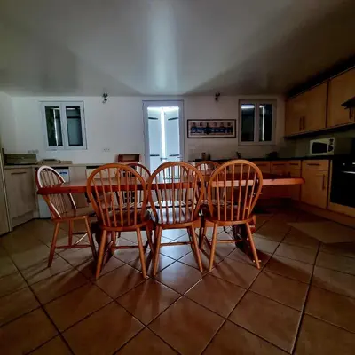 Cuisine ou kitchenette dans l'établissement Gîte spacieux