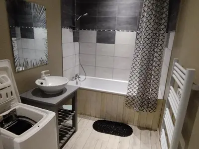 Salle de bains dans l'établissement Maison centre ville