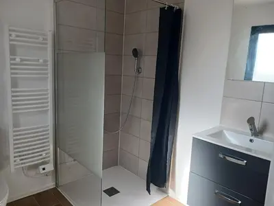 Salle de bains dans l'établissement Logement individuel T2