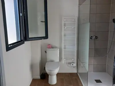 Salle de bains dans l'établissement Logement individuel T2