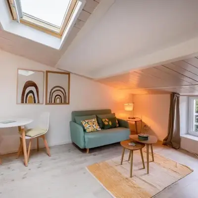 Charming bright apartment in the heart of the city