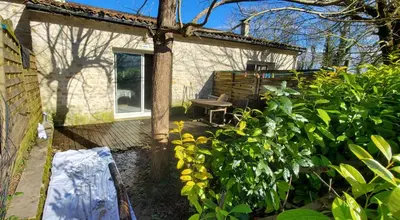 Jardin de l'établissement Gîtes de Bourserois