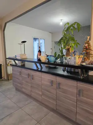 Cuisine ou kitchenette dans l'établissement SWEET HOMES Cognac chambre privée confortable n1