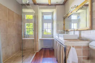 Salle de bains dans l'établissement La chambre de la tour
