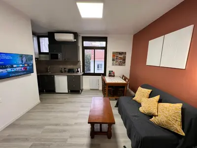 Cuisine ou kitchenette dans l'établissement T2 calme - clim et parking gratuit - Abbaye aux Dames