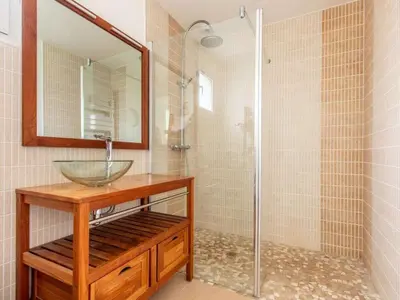 Salle de bains dans l'établissement DUXCAAR Mervent