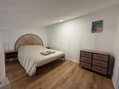 Un ou plusieurs lits dans un hébergement de l'établissement Maison au calme , centre de Rochefort