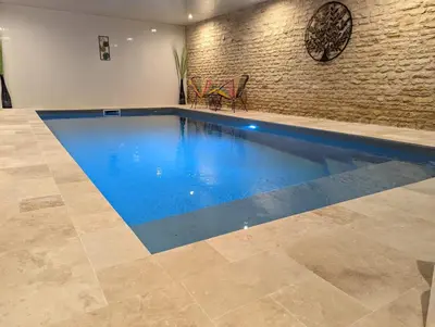 Piscine de l'établissement Gîte proche du Futuroscope ou située à proximité