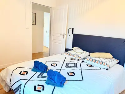 Un ou plusieurs lits dans un hébergement de l'établissement Sejour premium T3 hypercentre, terrasse, wifi Hotel style stay T3 city center terrace WiFi
