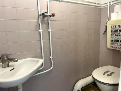 Salle de bains dans l'établissement ღ Ozeo - T2,calme, proche plage et commodités