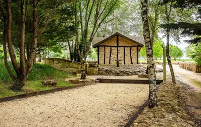 Jardin de l'établissement Cozy Home In Lonnes With Heated Swimming Pool
