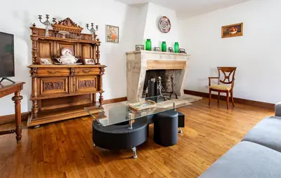 Coin salon dans l'établissement Lovely Home In Lonnes With Heated Swimming Pool