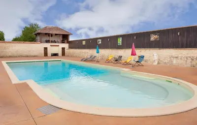 Piscine de l'établissement Pet Friendly Home In Lonnes ou située à proximité