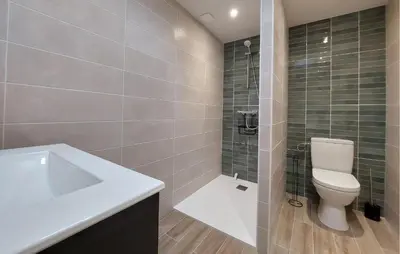 Salle de bains dans l'établissement Charmante Maison