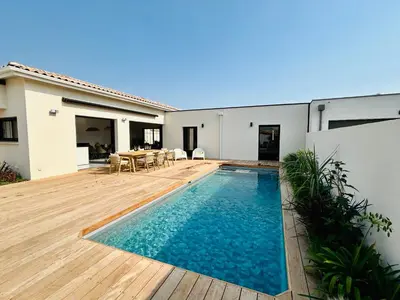 Piscine de l'établissement Villa l'Elégance ou située à proximité
