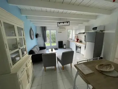Cuisine ou kitchenette dans l'établissement Gîte du Dolmen des trois hiboux