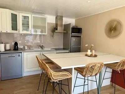 Cuisine ou kitchenette dans l'établissement Comfortable stay, sea & beach within walking distance