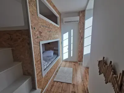 Télévision ou salle de divertissement dans l'établissement L'Aparté du Doué à Mauzé sur le Mignon