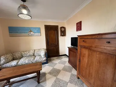 Télévision ou salle de divertissement dans l'établissement La Rohannaise - Maison Charentaise avec Sauna