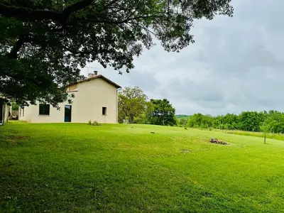Jardin de l'établissement Villa Lucienne, maison de charme à la campagne