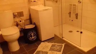Salle de bains dans l'établissement Charmante maison près de Sainte-Gemme avec jardin