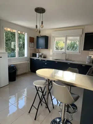 Cuisine ou kitchenette dans l'établissement Maison indépendante à la campagne