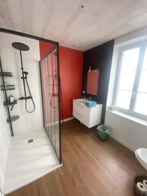Salle de bains dans l'établissement L'Olivier