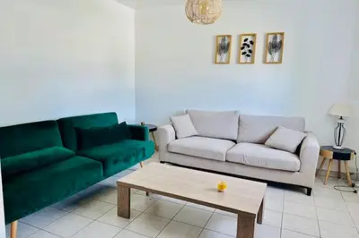 Coin salon dans l'établissement Maison lumineuse à Périgny confort jusquà 6 !