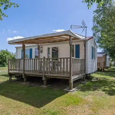 Mobil home spacieux avec terrasse pour 8 personnes - API-1-52-1343