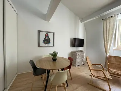 Télévision ou salle de divertissement dans l'établissement Le Saudade - Superbe Duplex au Coeur du Port