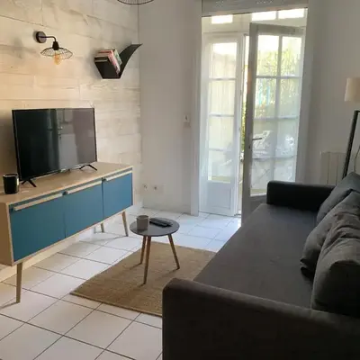 Appartement avec terrasse à 20 de la plage