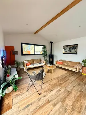 Télévision ou salle de divertissement dans l'établissement Maison Soleya - Piscine privée