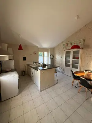 Cuisine ou kitchenette dans l'établissement Gîte à la campagne