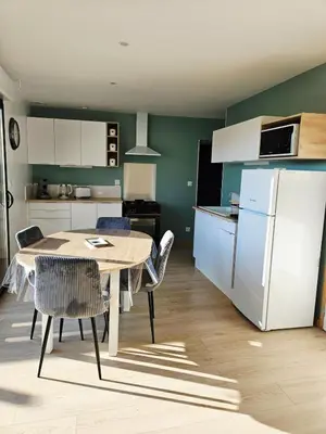 Cuisine ou kitchenette dans l'établissement Gîte de la Forêt de Poyant