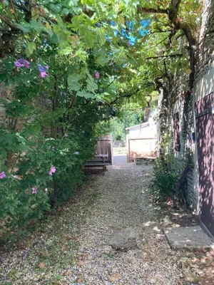 Jardin de l'établissement La maisonnette de la venelle