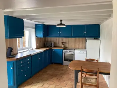 Cuisine ou kitchenette dans l'établissement La maison du plessis